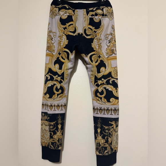 Versace Tribute Ss 92’ Baroque Print T Shirt Joggers Pants Set - Picture 14 of 16